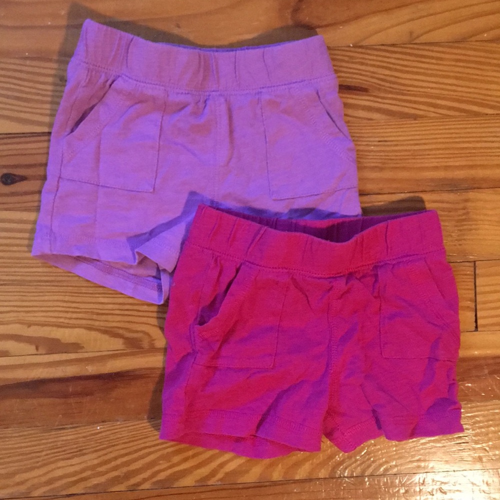 2 pair of Primary shirts size 6-12 months